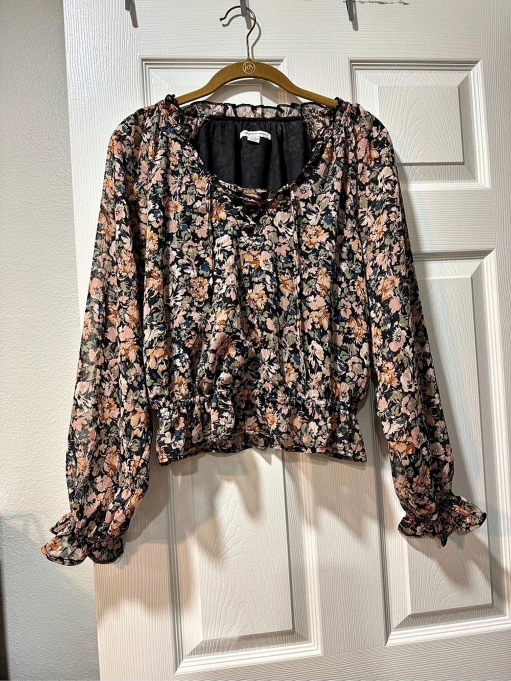 American Eagle - Floral Long Sleeve Blouse